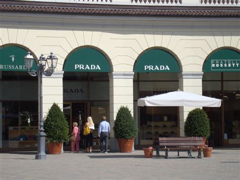 outlet prada san giovanni valdarno|prada outlet store reviews.